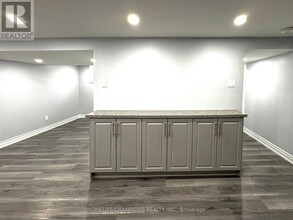 32 Warnsworth St in Toronto, ON - Building Photo - Building Photo