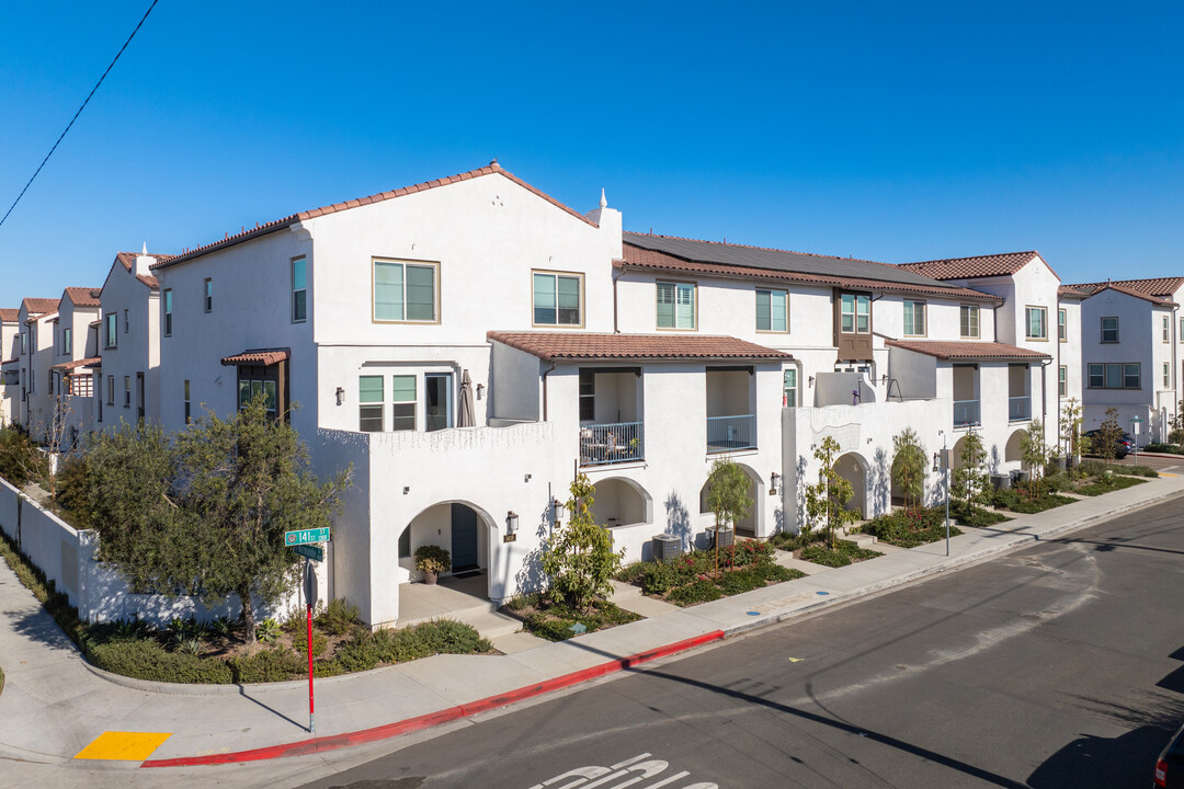 Azalea Walk in Gardena, CA - Building Photo