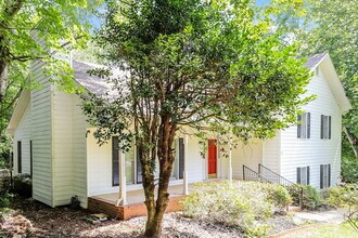 8601 Stone Creek Ct in Douglasville, GA - Building Photo - Building Photo