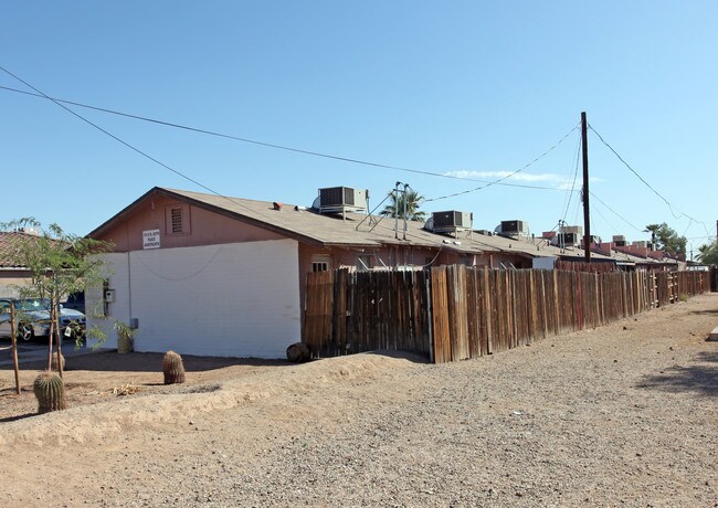 1915 N 26th Pl in Phoenix, AZ - Building Photo - Building Photo