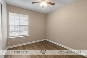 8219 Glen Lark in San Antonio, TX - Building Photo - Building Photo