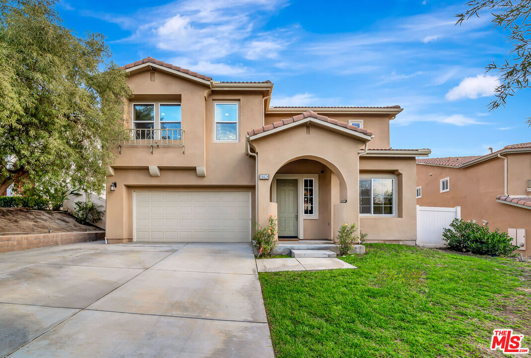 15624 D'Errico Ln in Santa Clarita, CA - Building Photo