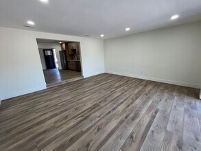 5355 E Falls View Dr in San Diego, CA - Building Photo - Building Photo