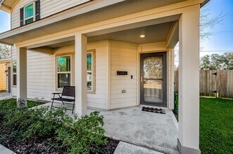 115 Wilburn Dr in Baytown, TX - Building Photo - Building Photo