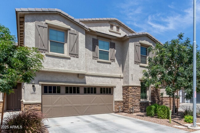 property at 905 S Canal Dr