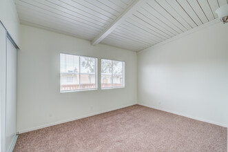 Manchester Apartments in San Leandro, CA - Foto de edificio - Interior Photo