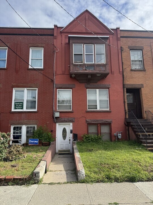 9 McPherson Ter in Albany, NY - Building Photo