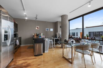 860 W Blackhawk St, Unit 908 in Chicago, IL - Foto de edificio - Building Photo