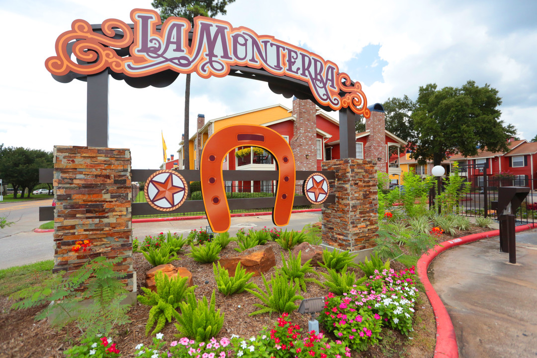 La Monterra Apartments in Houston, TX - Foto de edificio