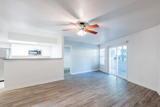 Copper Hill Apartments in El Dorado Hills, CA - Building Photo - Building Photo