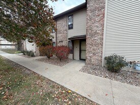 1992 Waterfront Dr in Columbia, MO - Building Photo