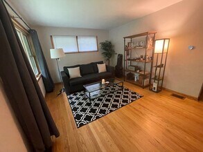 1408 S Race St in Urbana, IL - Building Photo - Building Photo
