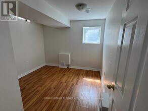 10 Santa Anita Ct in Brampton, ON - Building Photo - Building Photo