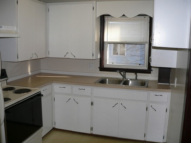 2 S Rural St, Unit 2 S Rural St. in Chippewa Falls, WI - Foto de edificio - Building Photo