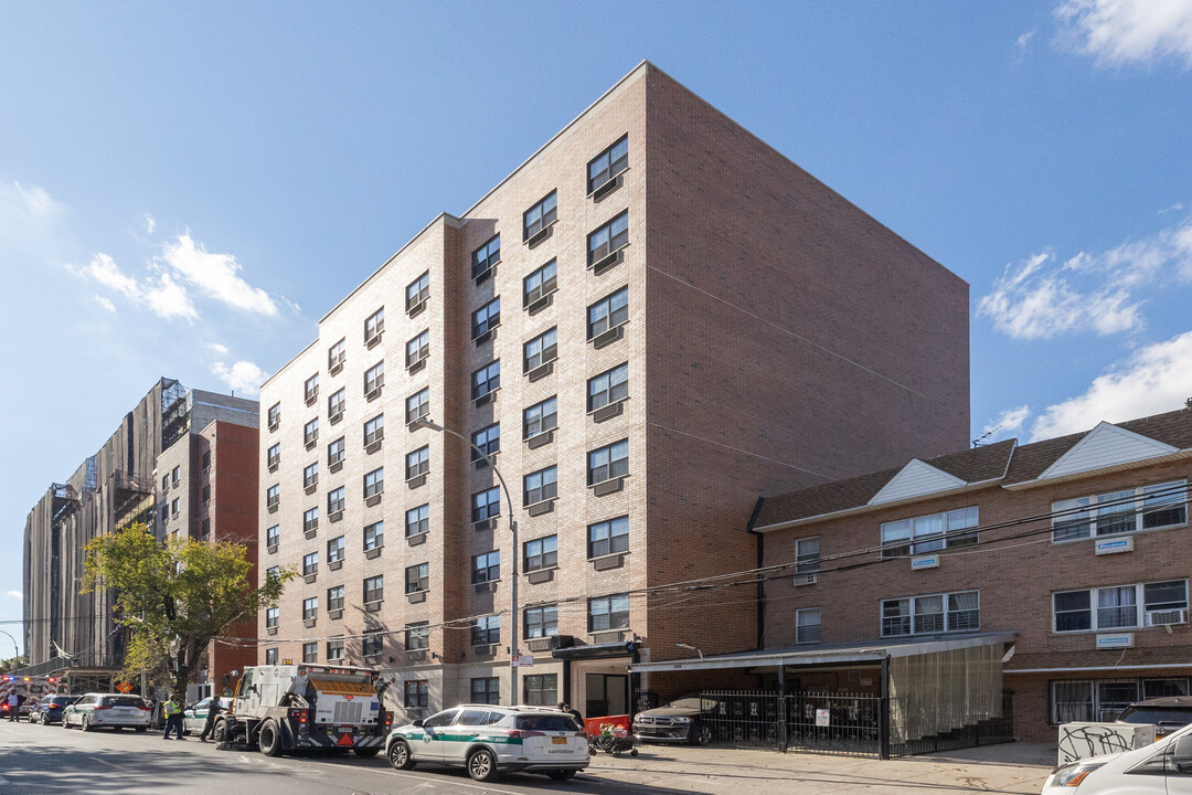 La crib in Bronx, NY - Foto de edificio