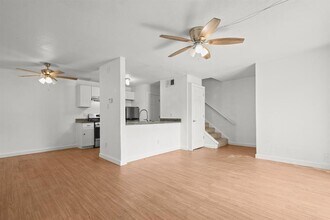 300 E Croslin St in Austin, TX - Building Photo - Building Photo