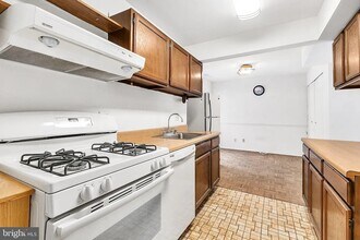 11216 Cherry Hill Rd, Unit Cherry Hill Rd Condo in Beltsville, MD - Foto de edificio - Building Photo