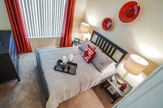 Indigo Creek in Glendale, AZ - Building Photo - Building Photo