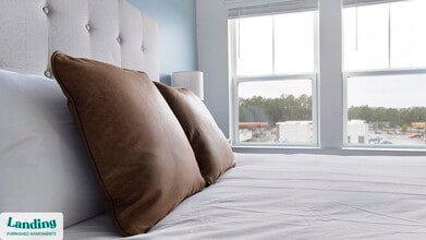 12525 Tibbets Ln in Jacksonville, FL - Foto de edificio - Building Photo