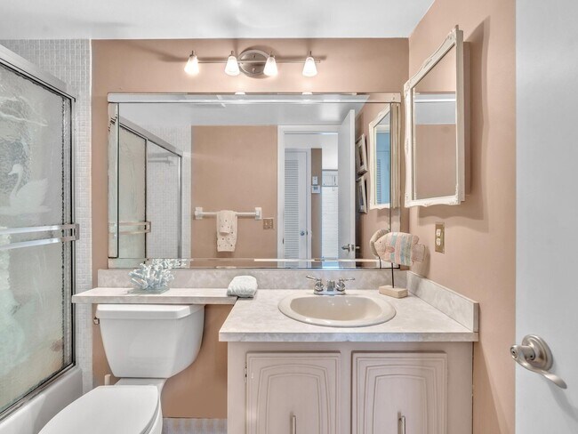 property at 2717 Florida Blvd