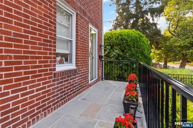106 Park Ave in Cresskill, NJ - Building Photo - Building Photo
