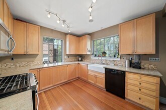 56 W Boulevard Rd in Newton, MA - Building Photo - Building Photo