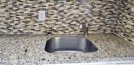 604 NE 29th Dr-Unit -G in Wilton Manors, FL - Building Photo - Building Photo