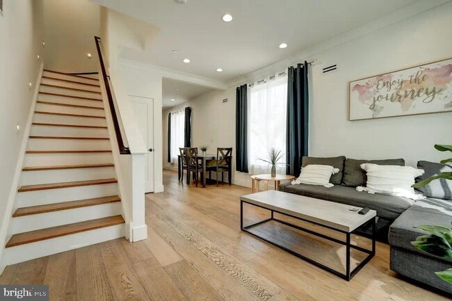 property at 1270 N Newkirk St