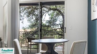 19275 Stone Oak Pkwy in San Antonio, TX - Building Photo