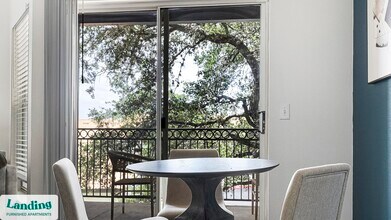 19275 Stone Oak Pkwy in San Antonio, TX - Foto de edificio - Building Photo