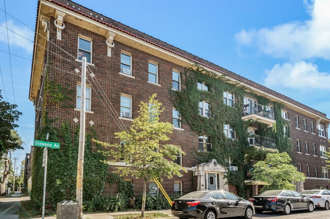 1705 Stevens Ave, Unit 101 in Minneapolis, MN - Building Photo - Building Photo