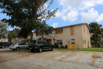 Jupiter Gardens Apartments in Jupiter, FL - Building Photo - Building Photo