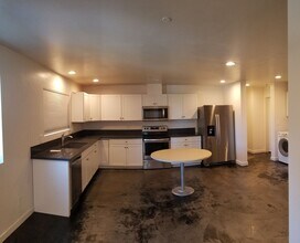 104 Orange Dr in San Luis Obispo, CA - Building Photo - Building Photo