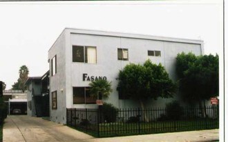 Fasavo Apartments in North Hollywood, CA - Building Photo