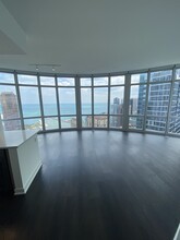 240 E Illinois St, Unit 1801 in Chicago, IL - Building Photo - Building Photo