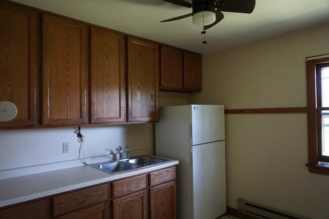 630-632 Vine St in Reedsburg, WI - Building Photo - Building Photo