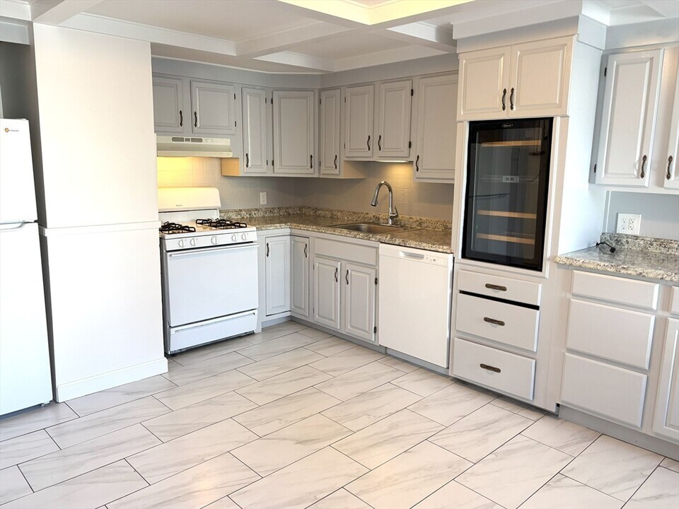 663 E 5th St in Boston, MA - Building Photo