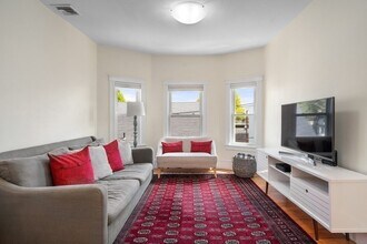 20 Moraine St in Belmont, MA - Building Photo - Building Photo