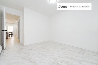 Room in Shared 3 bed/1 bath home, Unit B in New York, NY - Foto de edificio - Building Photo