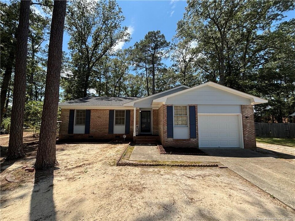 6791 Seaford Dr in Fayetteville, NC - Building Photo