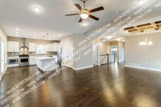499 S Bluestone Way in West Des Moines, IA - Building Photo - Building Photo