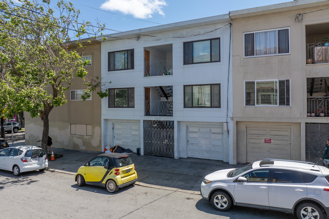 3057 21st St in San Francisco, CA - Building Photo