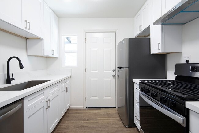 property at 3031 Luna Ave