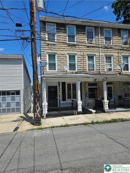 447 Arlington St in Tamaqua, PA - Building Photo - Building Photo