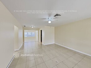 526 Foresteria Dr in West Palm Beach, FL - Foto de edificio - Building Photo