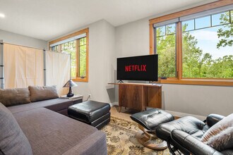 208 Horizon View Glen in Calgary, AB - Building Photo - Building Photo