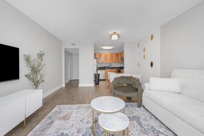 4307 W Kennedy Blvd in Tampa, FL - Building Photo - Building Photo