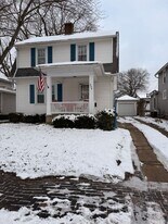 559 E Chestnut St in Lancaster, OH - Building Photo