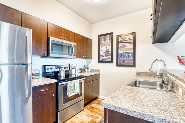 Trax at DuPont Station Apartments