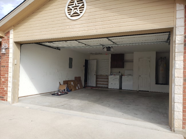 property at 1121 Dixon Cir